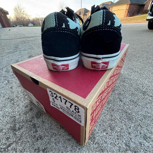 Vans Glow in the Dark Alien Old Skool Sneakers - Picture 6 of 6